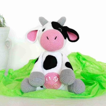 Free Crochet Cow Pattern: Easy to Follow Amigurumi