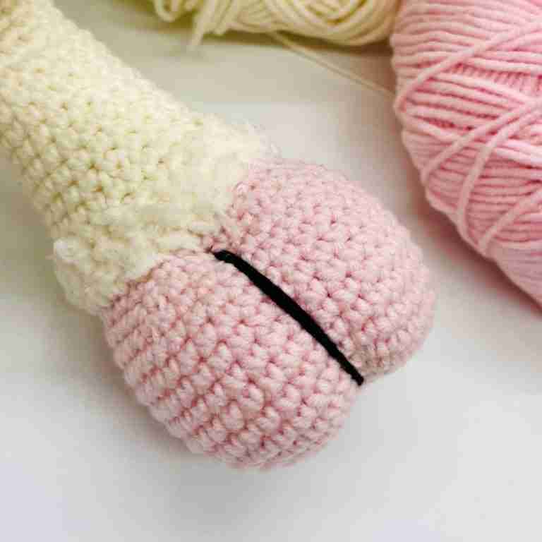 HOW TO SHAPE ANIMAL HOOVES FOR AMIGURUMI CROCHET HOOF SCULPTING