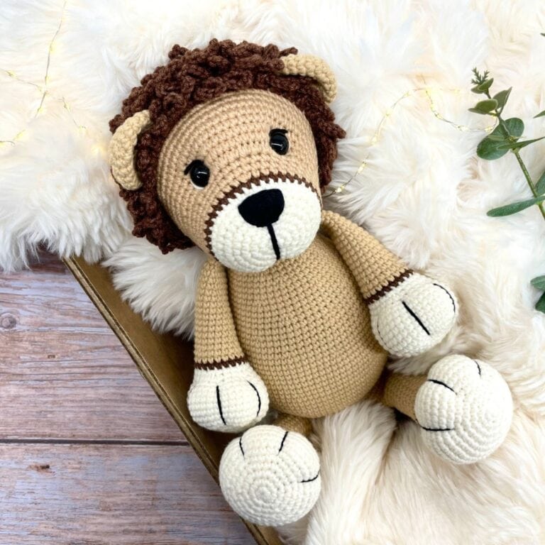 Free Crochet Lion Pattern, Low-Sew Amigurumi Lion Pattern