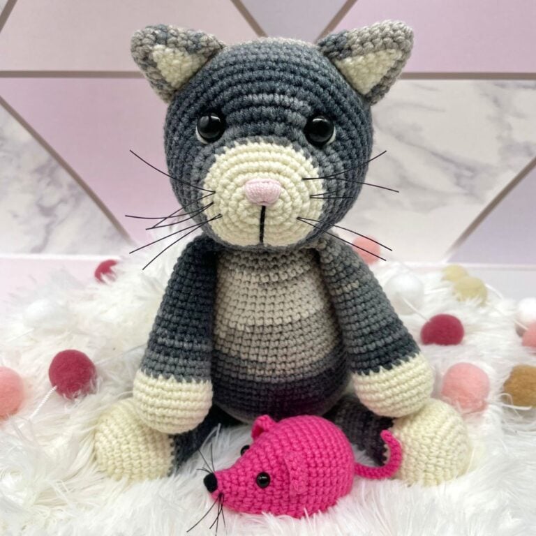 NO-SEW Crochet Mini Mouse: Free Amigurumi Pattern - Cuddly Stitches Craft